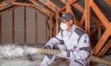 Foukaná minerální izolace URSA Pure Floc nabízí stabilní a spolehlivé zateplení