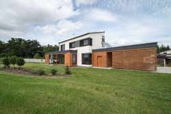 DrevoaStavby.cz Elegantní patrová dřevostavba podle architektonického návrhu 1