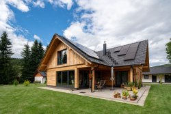 1 Výstavní poloroubenka