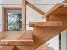 drevene-schodiste-kovova-lanka-detail