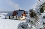 I přes přísné regulativy národního parku Šumava se majitelům podařilo vybudovat bezbariérové a komfortní bydlení 