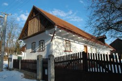 DrevoaStavby.cz | Rekonstrukce roubené chalupy tradičními postupy