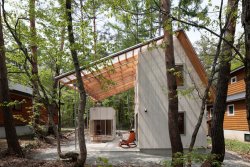 naka-architects-villa-in-hakuba-designboom-02