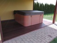 termojasanová terasa - u vířivky jasan