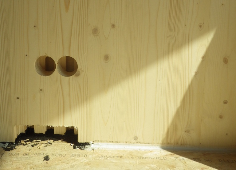 2 Detail prolepení stěn pasivního domu kvůli průvzdušnosti mensi