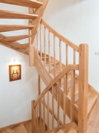 dřevostavba řadovka schodiště