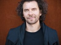 JURI TROY-von-Wolfgang-Schmidhuber-800