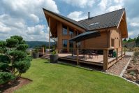 moderní srub z hraněných profilů