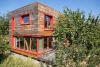 Pasivní dřevostavba s aktivní červenou