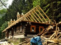 5 rekonstrukce roubenky demontáž střechy