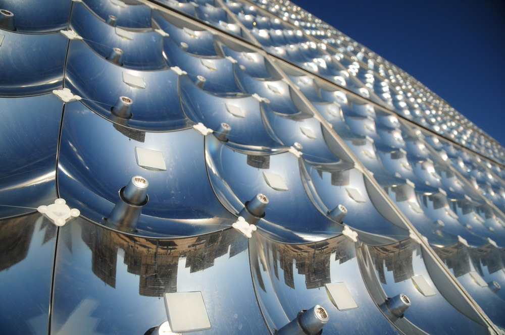 Základy o fotovoltaice 4: <small>Vysoce účinné panely CPV </small>