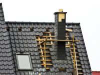 střecha dřevostavby stavba komínu