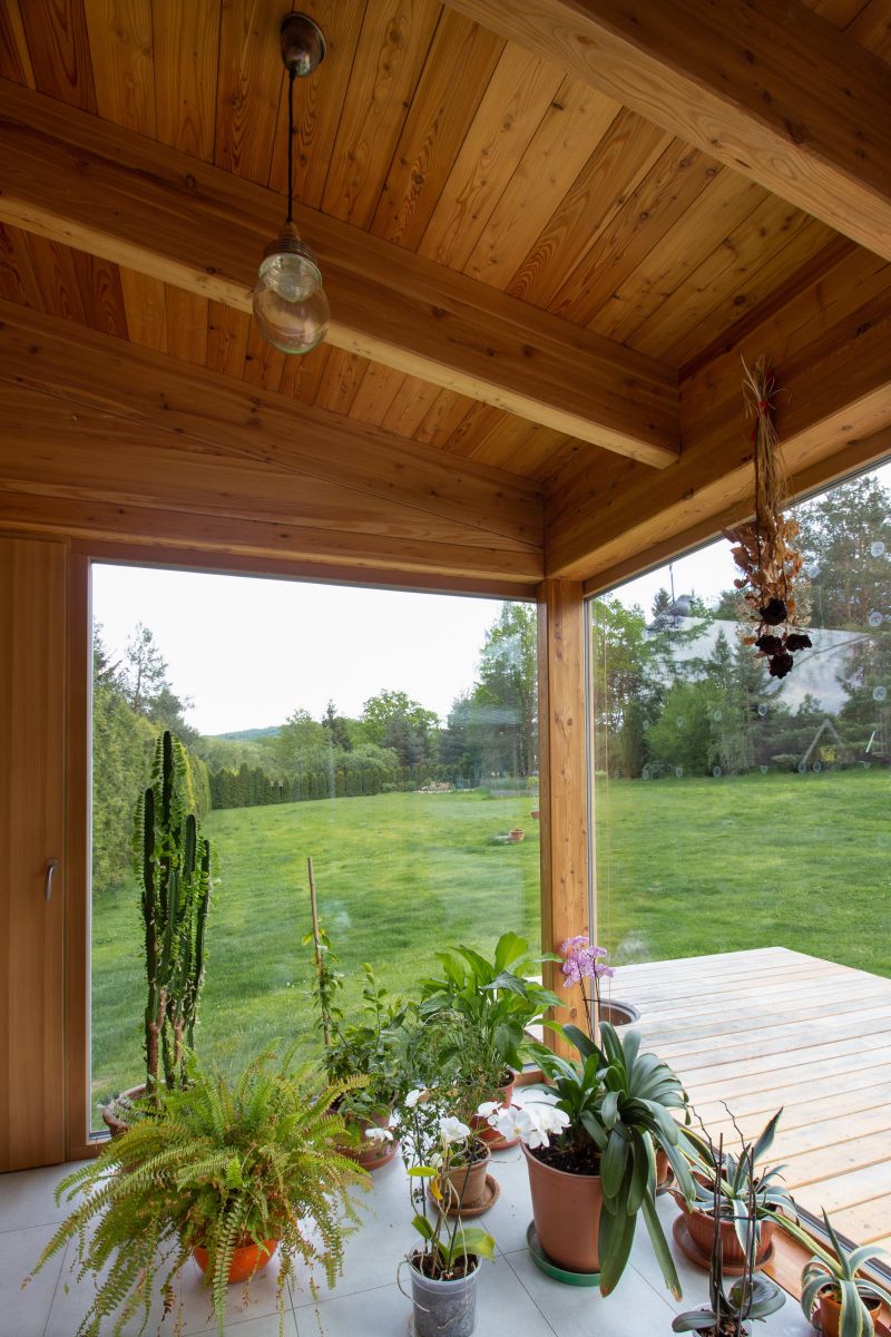 DrevoaStavby.cz | Přízemní dřevostavba uprostřed přírody