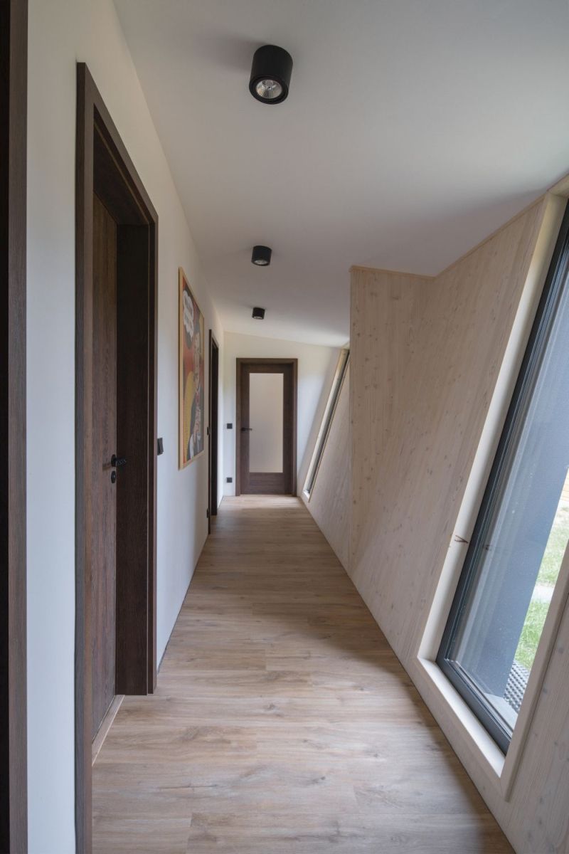 DrevoaStavby.cz Moderní víkendová dřevostavba z CLT panelů 