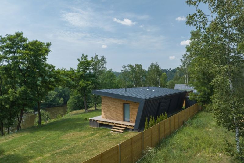 DrevoaStavby.cz Moderní víkendová dřevostavba z CLT panelů