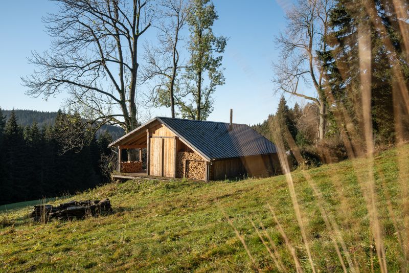 DrevoaStavby.cz | Pařezová chaloupka v Orlických horách DrevoaStavby.cz | Pařezová chaloupka v Orlických horách