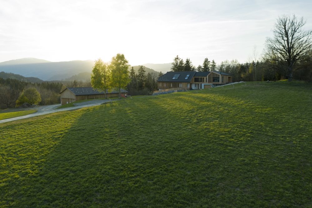 DrevoaStavby.cz | Rekonstrukce zemědělské usedlosti v rakouském Feldkirchenu