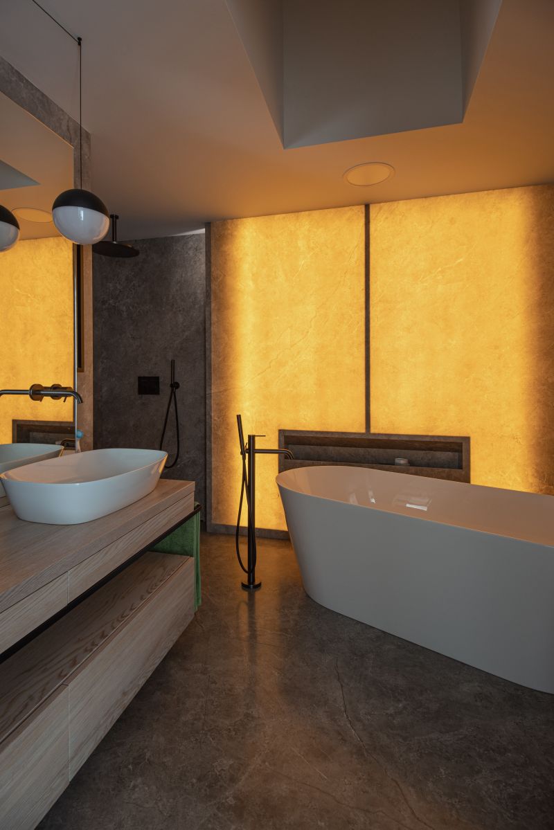 DrevoaStavby.cz | Moderní dřevostavba ve svažitém pozemku s jezírkem DrevoaStavby.cz | Moderní dřevostavba ve svažitém pozemku s jezírkem