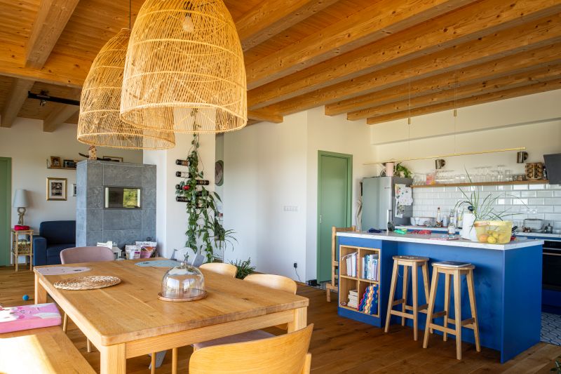 DrevoaStavby.cz Prostorná patrová dřevostavba na samotě u lesa DrevoaStavby.cz Prostorná patrová dřevostavba na samotě u lesa