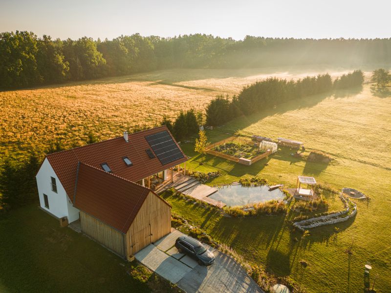 DrevoaStavby.cz Prostorná patrová dřevostavba na samotě u lesa DrevoaStavby.cz Prostorná patrová dřevostavba na samotě u lesa