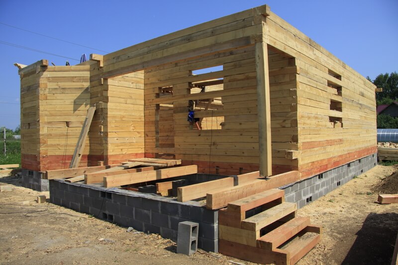 Specialista na stavební právo hodnotí sedm negativních zkušeností se stavbou domu