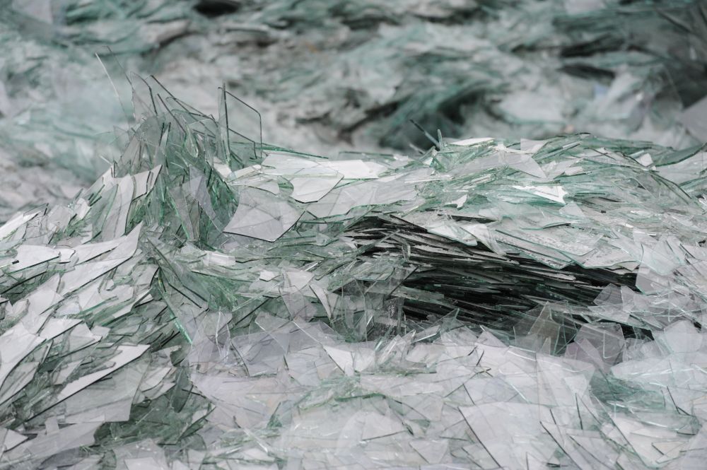 Recyklace dřevostaveb skleněné střepy