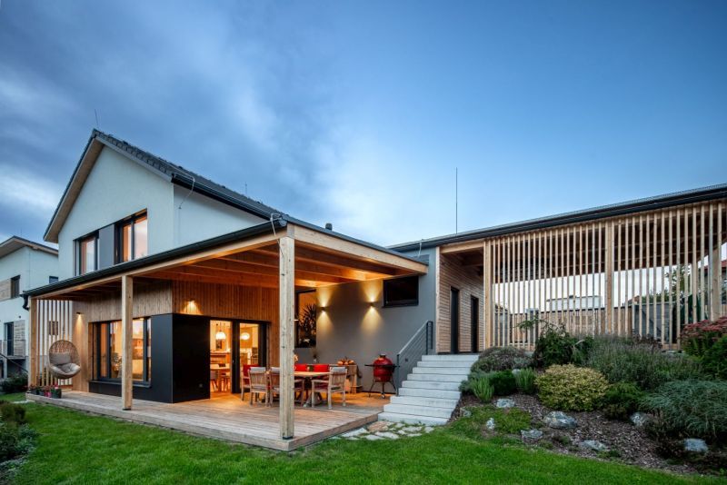 DrevoaStavby.cz Patrová dřevostavba z architektonického studia ARCHCON dům s terasou