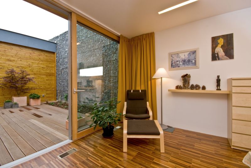 DrevoaStavby.cz | Dřevostavba zapuštěná do svahu