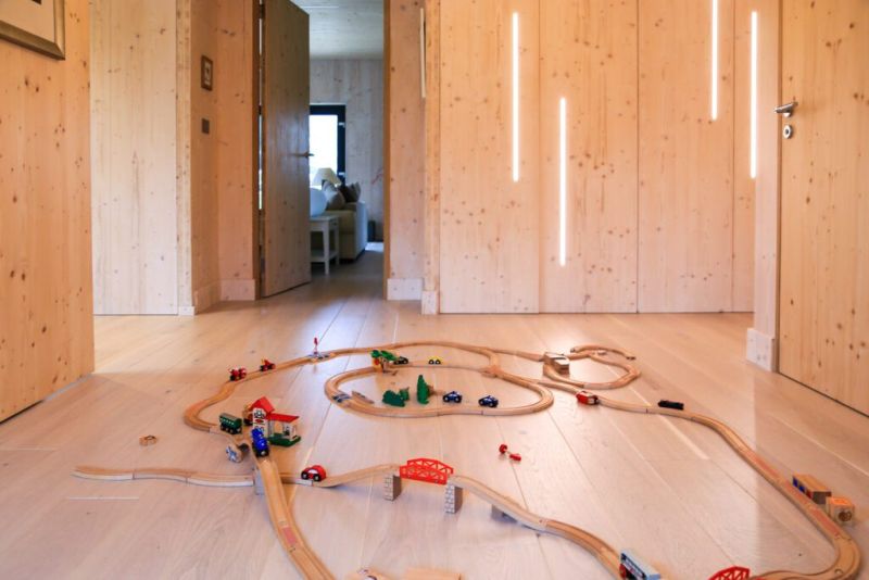 DrevoaStavby.cz Nejtěsnější dům Velké Británie z CLT panelů NOVATOP 2