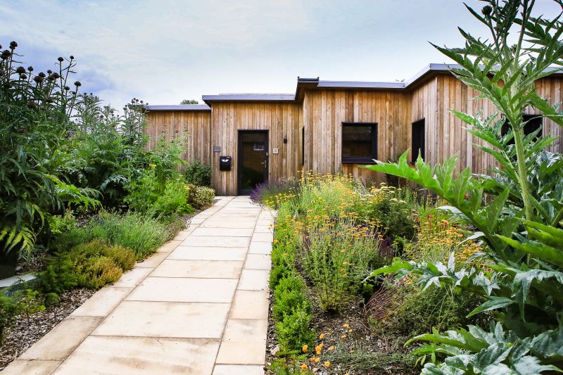 DrevoaStavby.cz Nejtěsnější dům Velké Británie z CLT panelů NOVATOP