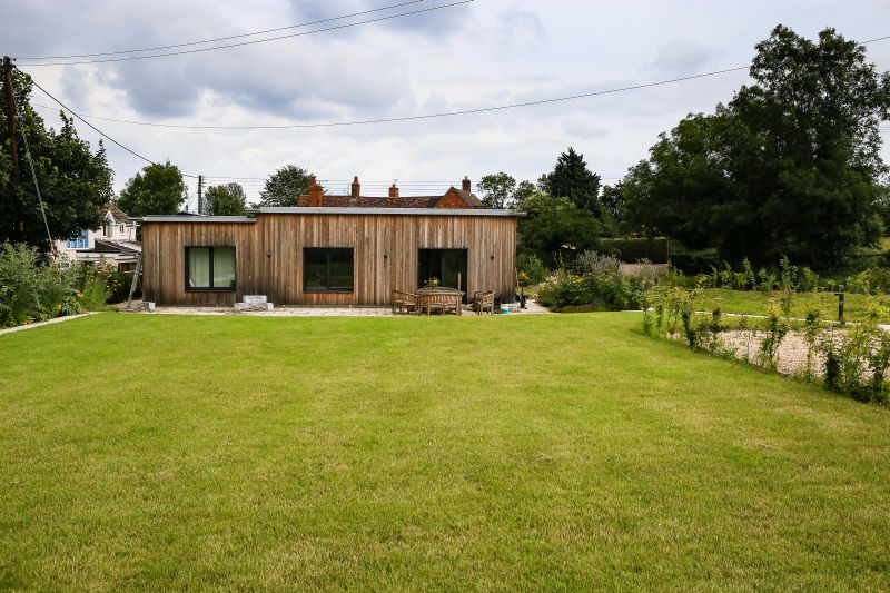 DrevoaStavby.cz Nejtěsnější dům Velké Británie z CLT panelů NOVATOP