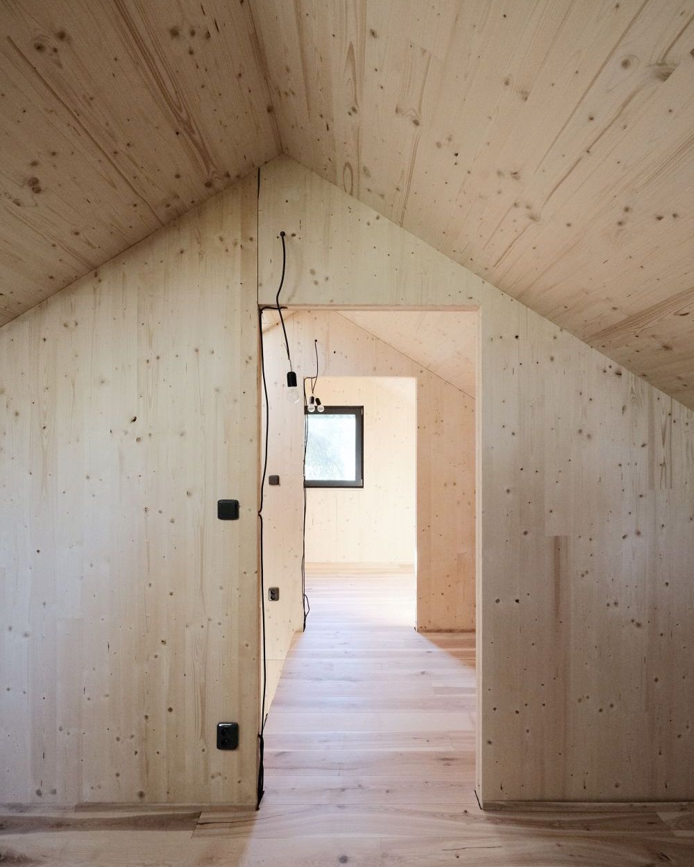 Malá pasivní dřevostavba v Jílovém Chytrý dům_interiér