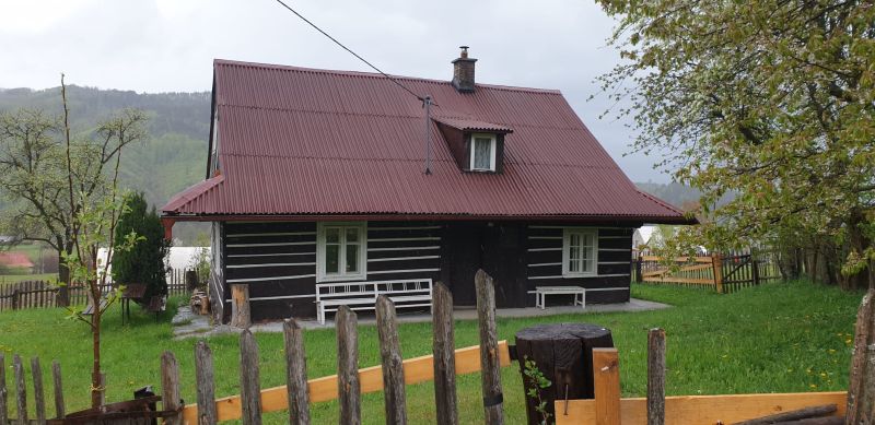 DrevoaStavby.cz|  Ráj mezi kopci | Rekonstrukce roubenky DrevoaStavby.cz | Ráj mezi kopci | Rekonstrukce roubenky