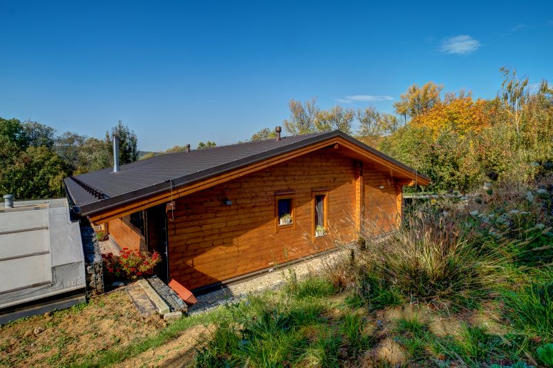 DrevoaStavby.cz | Elegantní srubový bungalov KONTIO