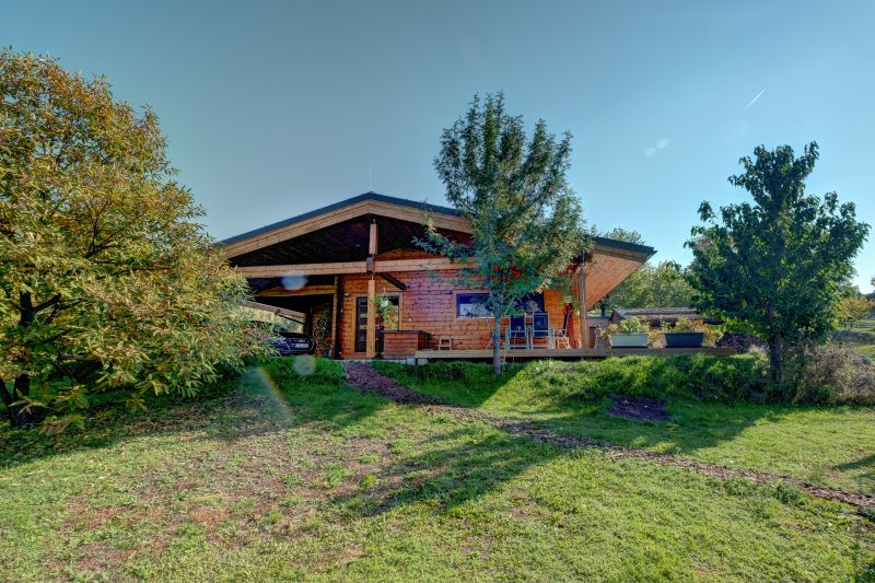 DrevoaStavby.cz | Elegantní srubový bungalov KONTIO