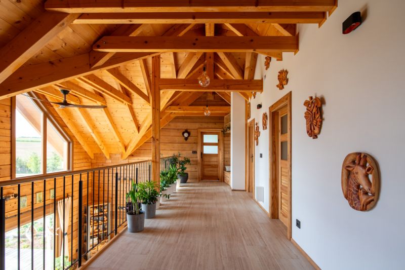 DrevoaStavby.cz Srdcová záležitost v podobě cedrové roubenky DrevoaStavby.cz Srdcová záležitost v podobě cedrové roubenky