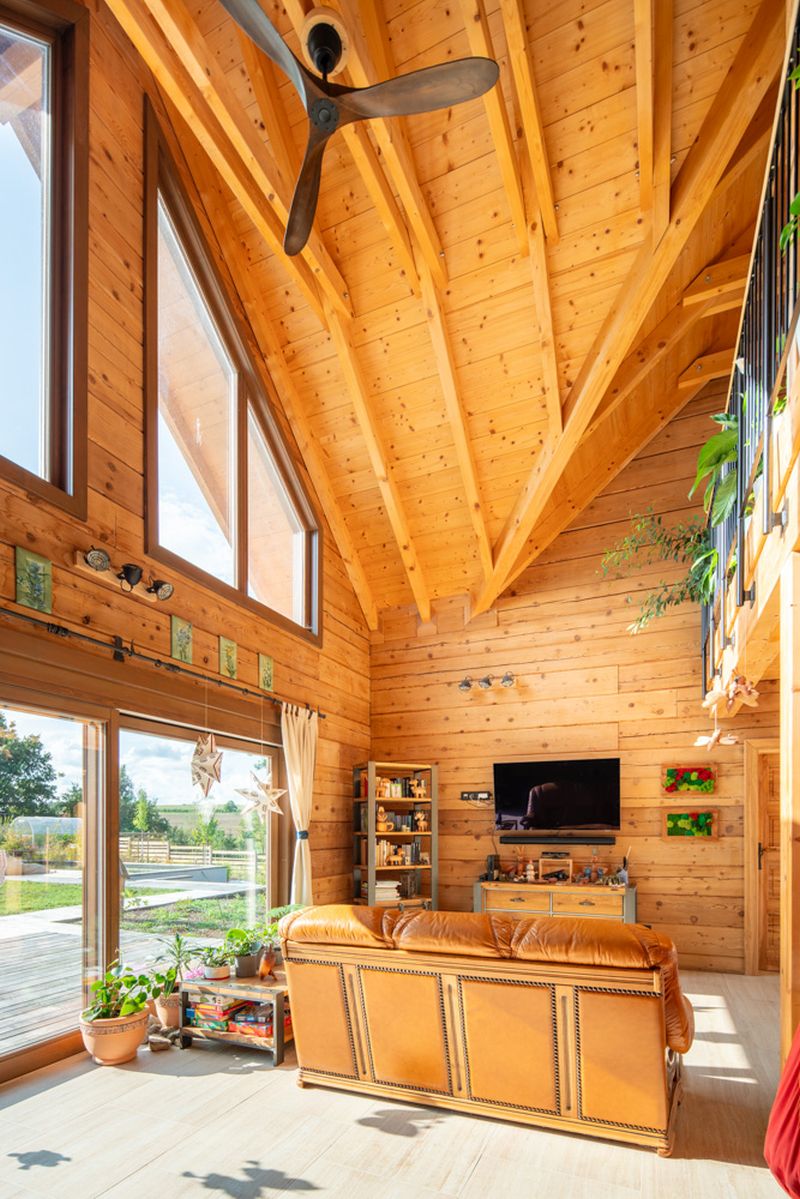 DrevoaStavby.cz Srdcová záležitost v podobě cedrové roubenky DrevoaStavby.cz Srdcová záležitost v podobě cedrové roubenky