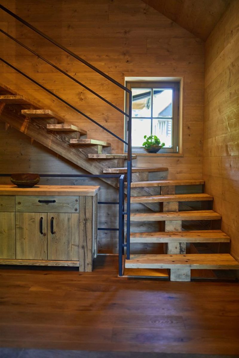 DrevoaStavby.cz | Moderní horská chalupa mezi třemi vzrostlými stromy