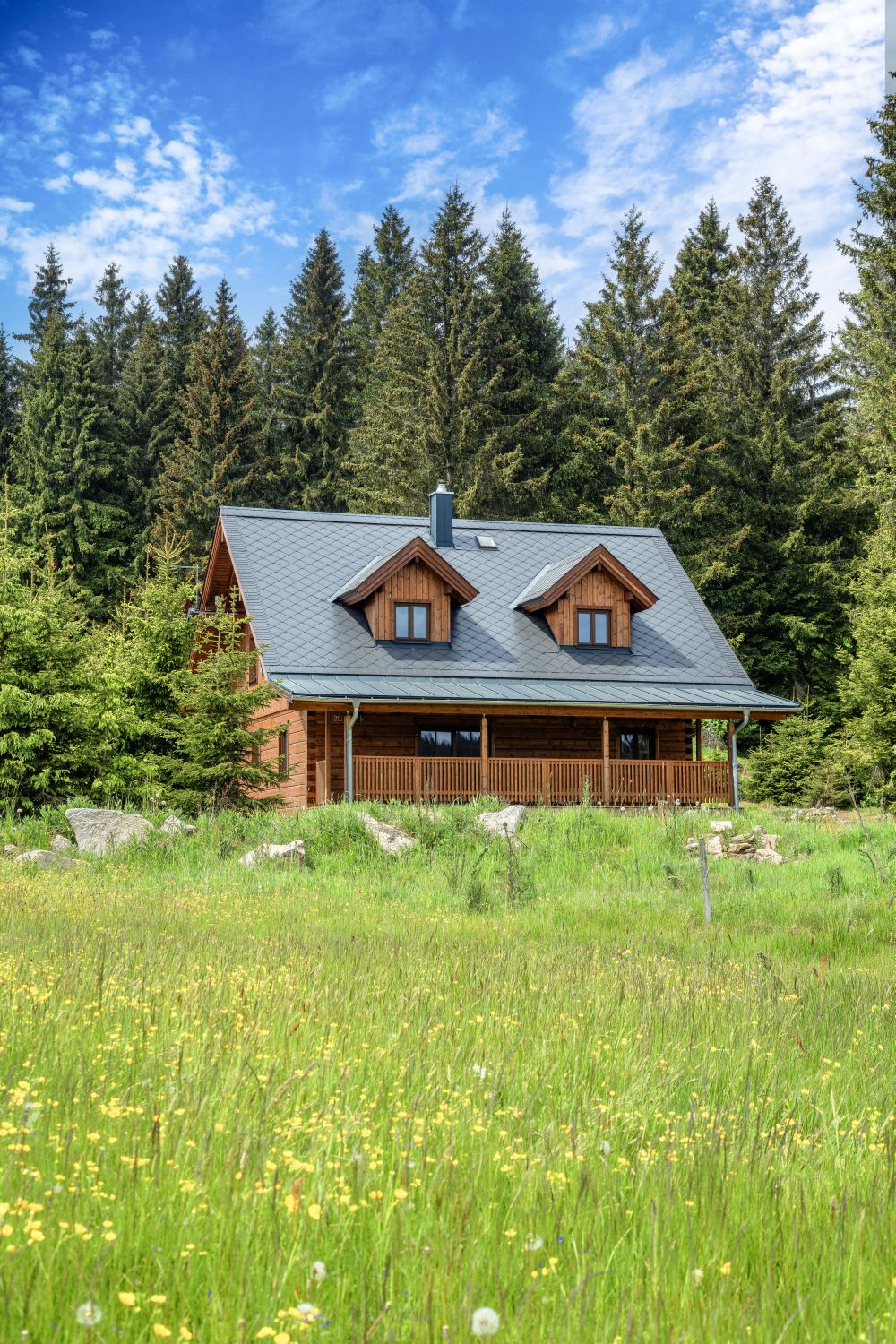 DrevoaStavby.cz Moderní dřevěná chalupa konstrukce KONTIO 