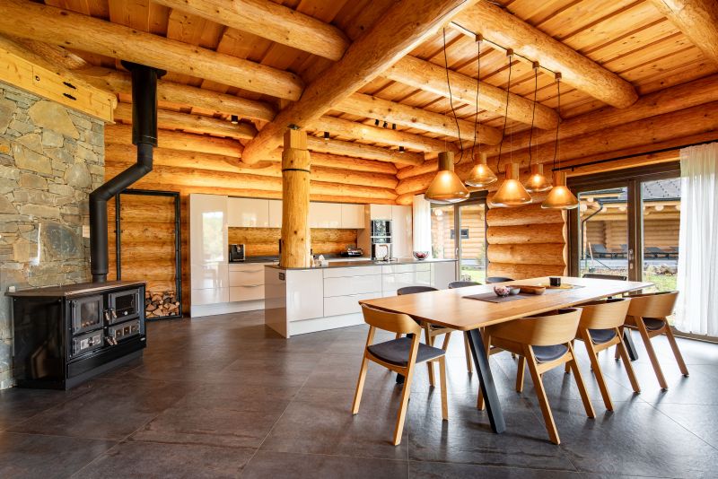 DrevoaStavby.cz Srub z mohutných smrkových kulatin Slovensko 10