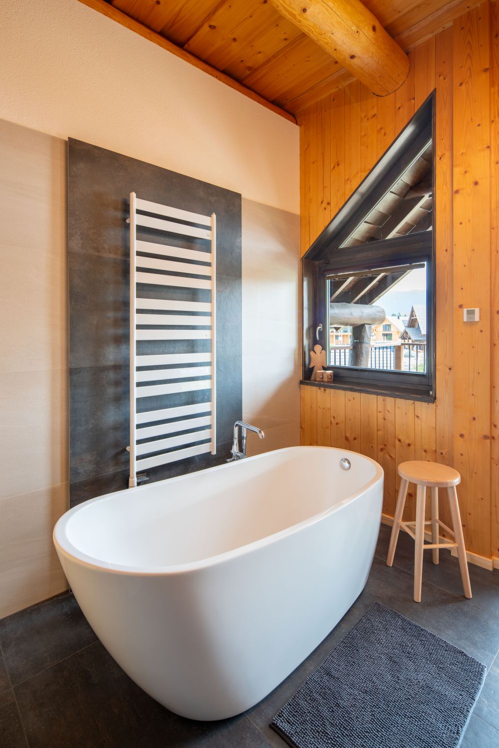 DrevoaStavby.cz Srub z mohutných smrkových kulatin Slovensko 12