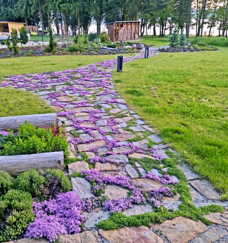 DrevoaStavby.cz Srub z mohutných smrkových kulatin Slovensko Jaromir-Koudela