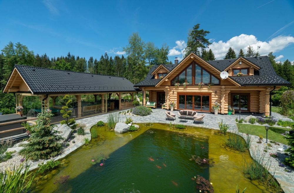 DrevoaStavby.cz | Luxusní srub v malebné vesnici