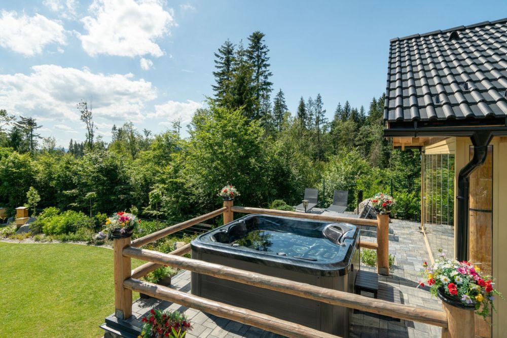 DrevoaStavby.cz | Luxusní srub v malebné vesnici