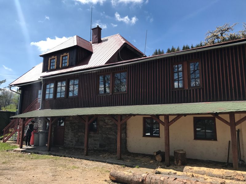 DrevoaStavby.cz | Rekonstrukce krkonošské hájenky