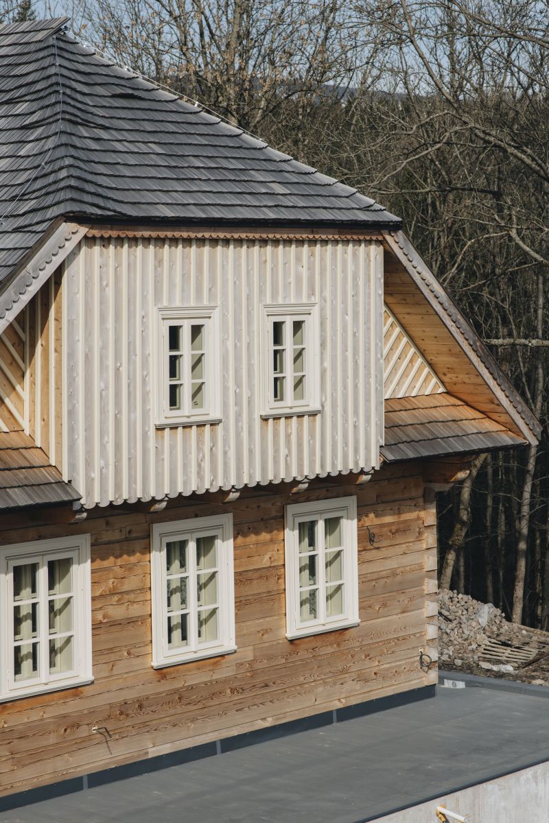 DrevoaStavby.cz | Rekonstrukce krkonošské hájenky