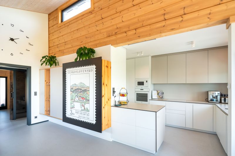 DrevoaStavby.cz Roubenka z lepené finské borovice s dřevěnou fasádou bílé barvy DrevoaStavby.cz Roubenka z lepené finské borovice s dřevěnou fasádou bílé barvy 11