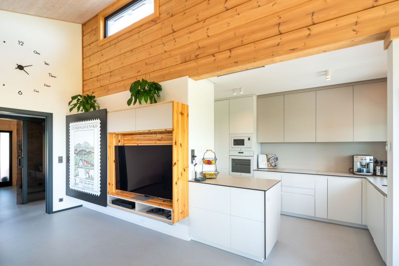 DrevoaStavby.cz Roubenka z lepené finské borovice s dřevěnou fasádou bílé barvy DrevoaStavby.cz Roubenka z lepené finské borovice s dřevěnou fasádou bílé barvy 12