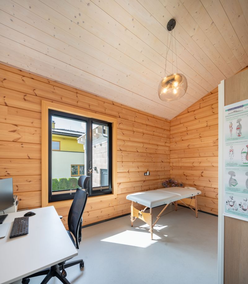 DrevoaStavby.cz Roubenka z lepené finské borovice s dřevěnou fasádou bílé barvy DrevoaStavby.cz Roubenka z lepené finské borovice s dřevěnou fasádou bílé barvy 15