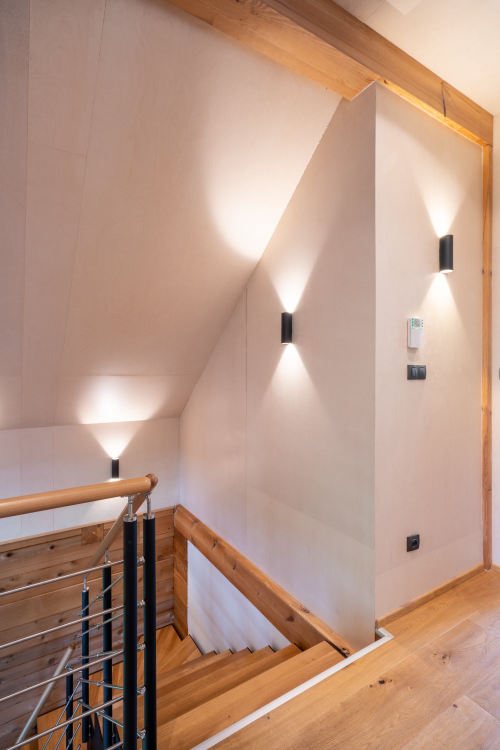 DrevoaStavby.cz | Cedrová roubenka na horách